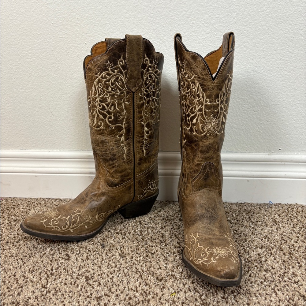 Laredo Jasmin Embroidered 12in Vine Embroidered Distressed Cowboy Boots 8.5